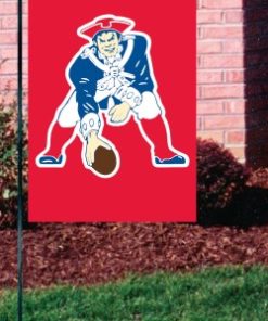 New England Patriots Premium Throwback Garden Flag