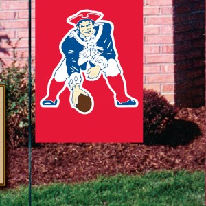 New England Patriots Premium Throwback Garden Flag